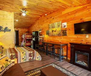 Photo 4 - Bigfoot Lodge Room Three