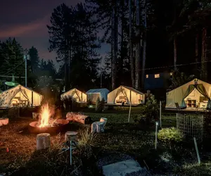 Photo 2 - Surrey Resort
