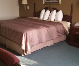 Photo 3 - Collins Inn & Suites