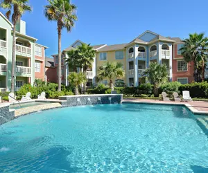 Photo 2 - The Regal Seagull by Ryson Vacation Rentals