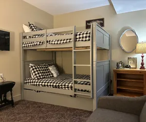 Photo 4 - Main Street Retreat