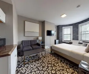 Photo 4 - Premier Suites - Bay Village