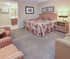 Photo 3 - Mountain Aire Inn Sevierville/Pigeon Forge