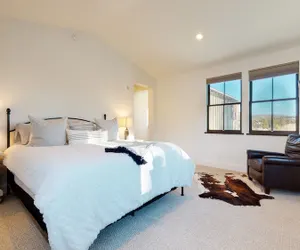 Photo 4 - Snowcreek VII 1403 Deluxe Townhouse, Stunning Mountain Views, 2 Car Garage, Washer Dryer by RedAwning
