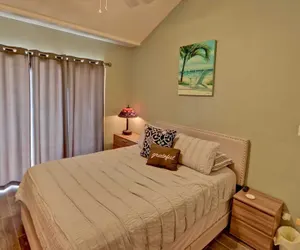 Photo 3 - Dolphin 23 2 Bedroom Condo by RedAwning