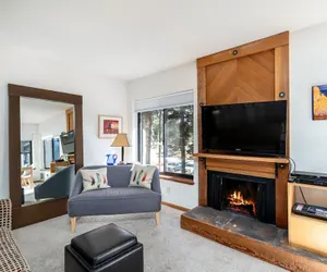 Photo 5 - The Perfect Getaway For A Small Family, Summer Or Winter. Take A Break And Enjoy Time Together - Baby Equipment Available Upon Request 2 Bedroom Home by Redawning