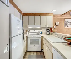 Photo 5 - Modern & Sleek Condo - Creekside #110 by Bear Valley Vacation Rentals