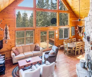 Photo 2 - Custom Built Cabin w/ Hot Tub SHR #33 by Bear Valley Vacation Rentals