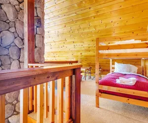 Photo 3 - Custom Built Cabin w/ Hot Tub SHR #33 by Bear Valley Vacation Rentals