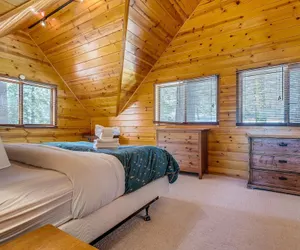 Photo 4 - Custom Built Cabin w/ Hot Tub SHR #33 by Bear Valley Vacation Rentals