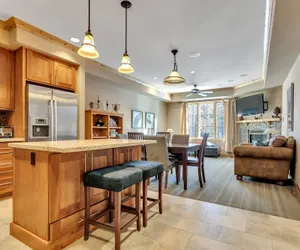 Photo 5 - Luxurious Condo Sleeps 6! - Silver Mtn #208 by Bear Valley Vacation Rentals
