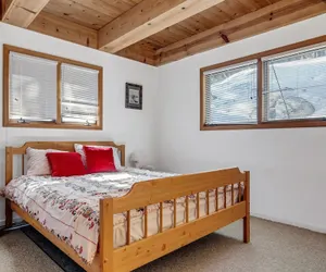 Photo 5 - 3 Story Cabin In Beautiful Bear Valley - Home #47 by Bear Valley Vacation Rentals