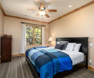 Photo 3 - Luxurious Condo -Modern Condo! - SM #207 by Bear Valley Vacation Rentals