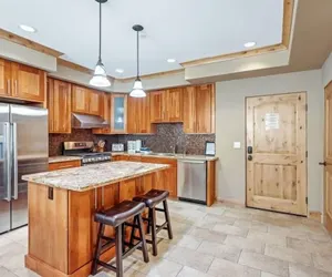 Photo 2 - Luxurious Condo -Modern Condo! - SM #207 by Bear Valley Vacation Rentals