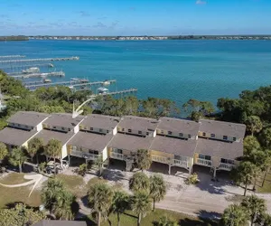 Photo 2 - Bay Breezes At Hideaway Bay! Waterfront, Free Kayaks, Golf Cart 2 Bedroom Condo by Redawning