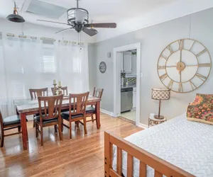 Photo 3 - Stunning 3 BR Home Near DT Alamodome - Riverwalk