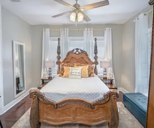 Photo 5 - Stunning 3 BR Home Near DT Alamodome - Riverwalk
