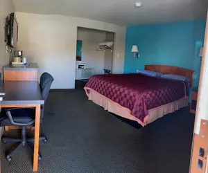 Photo 3 - Lone Pine Budget Inn