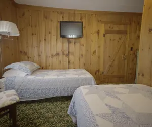 Photo 5 - Betty Doon Motor Hotel