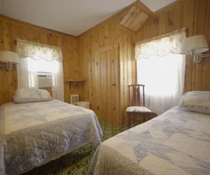 Photo 3 - Betty Doon Motor Hotel