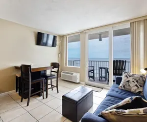 Photo 3 - Beautiful Beachfront Resort Condo