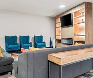 Photo 4 - Comfort Inn & Suites