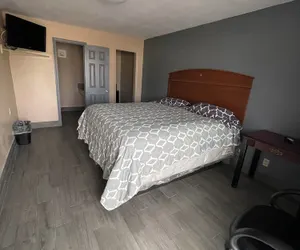 Photo 5 - Economy inn