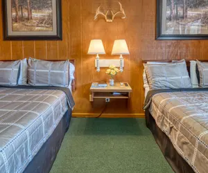 Photo 3 - Sabinal Inn
