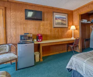 Photo 5 - Sabinal Inn
