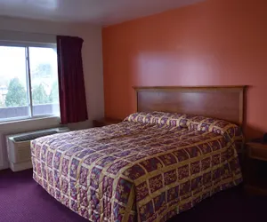 Photo 3 - PLYMOUTH MOTOR LODGE