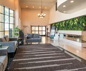 Photo 4 - Glendale Hotel