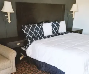 Photo 5 - Sky-Palace Inn & Suites Hutchinson