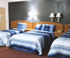 Photo 3 - Sky-Palace Inn & Suites Hutchinson