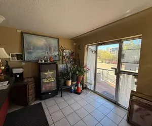 Photo 3 - Springs Inn by Capital O I 25