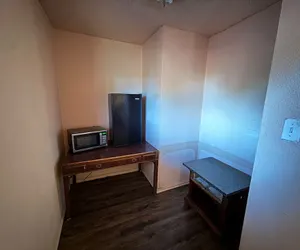 Photo 5 - Springs Inn by Capital O I 25