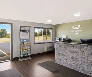 Photo 4 - Suburban Studios Portage