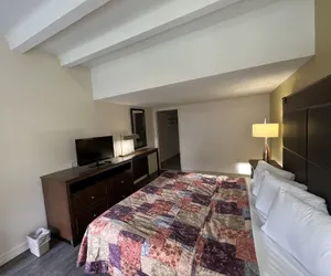 Photo 3 - James River Inn & Suites
