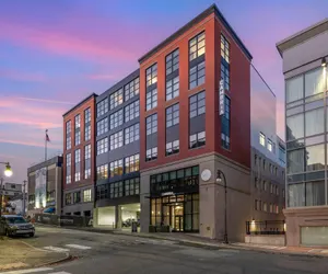 Photo 2 - Cambria Hotel Portland Downtown-Old Port