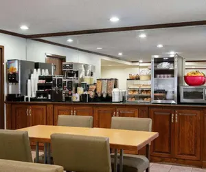 Photo 5 - Norwood Inn & Suites Indianapolis