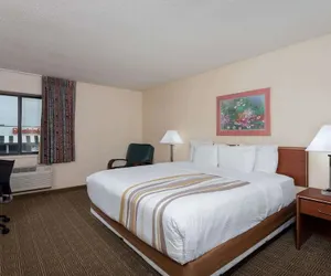 Photo 2 - Norwood Inn & Suites Indianapolis