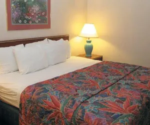 Photo 2 - Norwood Inn & Suites by BlissPoint Post Rd Indianapolis