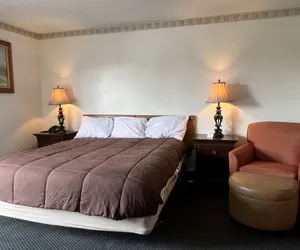 Photo 4 - American Inn