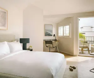 Photo 2 - La Ensenada Hotel Laguna Beach, Sonder by Marriott Bonvoy