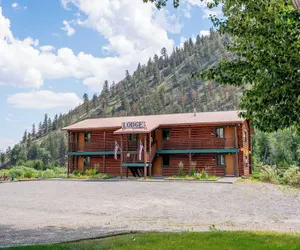 Photo 2 - River's Fork Lodge