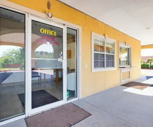 Photo 3 - Capital O Deluxe Inn Channelview Houston I-10