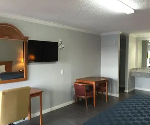 Photo 5 - BESTWAY INN