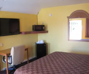 Photo 2 - BESTWAY INN