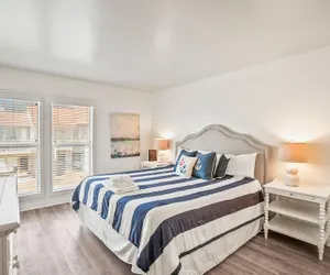 Photo 5 - Recently Renovated Condo w/ Breezy Ocean Views - Steps to Beach