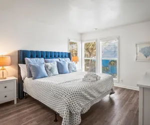 Photo 3 - Recently Renovated Condo w/ Breezy Ocean Views - Steps to Beach