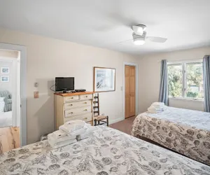 Photo 3 - 470 Tarpon Blvd